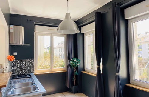 Quimperle House | Spacious townhouse - 2 self-contained apartments for flexible living