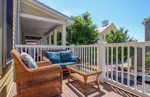 Sunset Island House | Spacious townhouse in a beautiful gated community located on the bayside at 67th Street