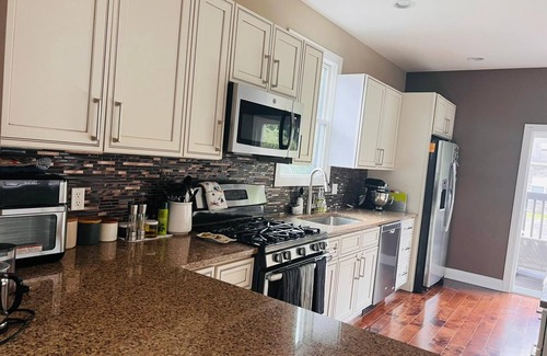 Roxborough-Manayunk House | Spacious townhouse with fenced yard and 3 outdoor spaces