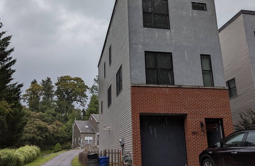 Roxborough-Manayunk House | Spacious townhouse with fenced yard and 3 outdoor spaces