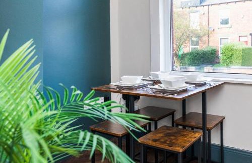 Headingley House | Spacious Two Bed House in Headingley