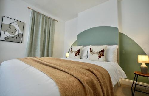 Long Hanborough House | Spacious two-bedrooms house, private parking, contractors, relocators