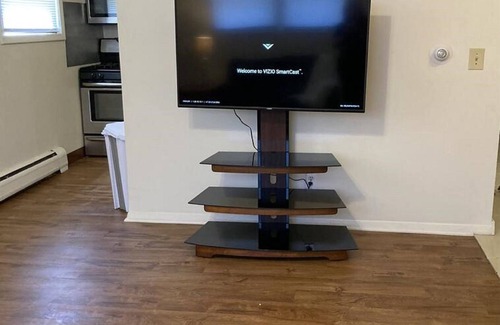 Normal Apartment | Spacious Updated 1 Bedroom Apartment