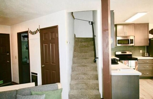 Mammoth Lakes Condo | Spacious, upgraded Condo in Sierra Park Villas