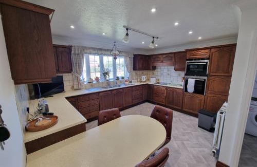 Boston House | Spacious & Upmarket 2 Bedroom Detached Bungalow in Boston