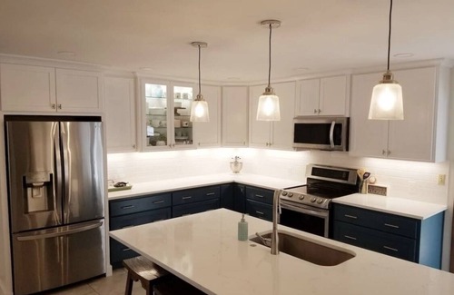 Pullman House | Spacious Upper Level Near Park N Ride - 8+ people