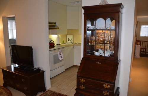 East Avenue Apartment | Spacious, upscale, in Neighborhood of the Arts