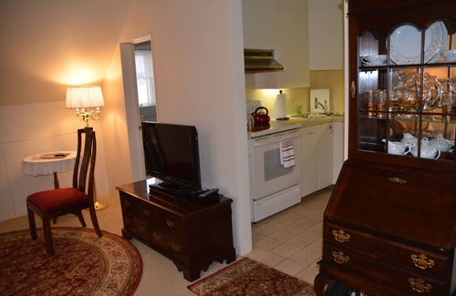 East Avenue Apartment | Spacious, upscale, in Neighborhood of the Arts