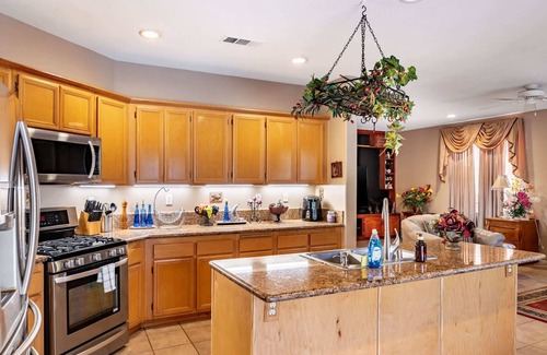 Rancho Santa Margarita House | Spacious 3BR Retreat with Loft & Mountain Views