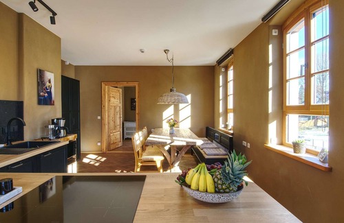 Cranzahl Apartment | Spacious vacation apartment with 3.5 bedrooms in an old town hall