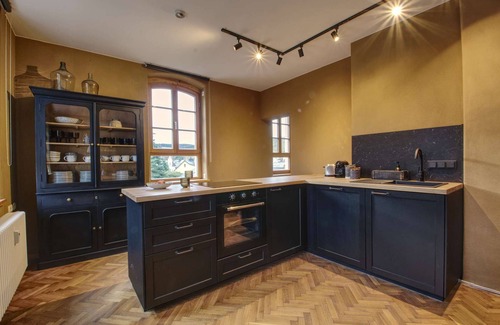 Cranzahl Apartment | Spacious vacation apartment with 3.5 bedrooms in an old town hall