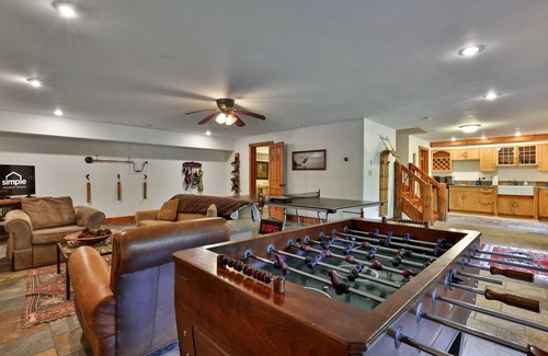 Stockbridge Cabin | Spacious Vermont Mountain Retreat | 4BR/4BA | Near Killington & Hiking | Perfect for Groups