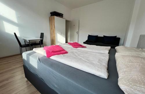 Oberlaa Apartment | Spacious Vienna 4BR Stay for Friends & Families