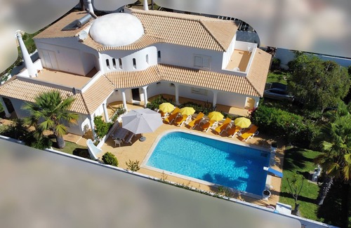 Aldeia das Acoteias Villa | Spacious villa - 221 sqm - private pool - 5 minutes' walk to the beach - WLAN