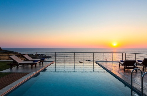 Livadia Villa | Spacious Villa in unspoilt nature directly by the sea - a paradise