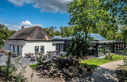 Schaijk Villa | Spacious Villa in Forest Park