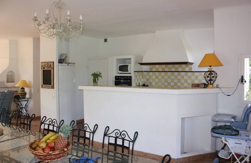 Le Thoronet Villa | Spacious villa in Provence with large pool. Perfect for families/3 generations.