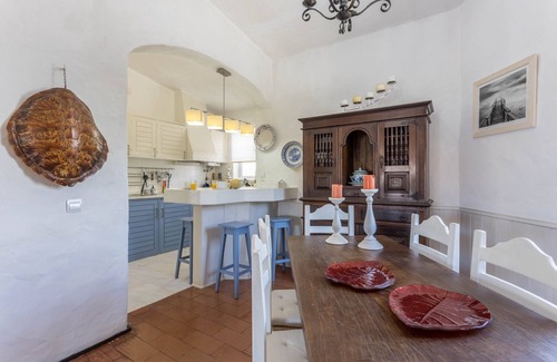Areias de Sao Joao Villa | Spacious Villa "Morena" with Wi-Fi, Garden, Terrace, Balcony & Pool