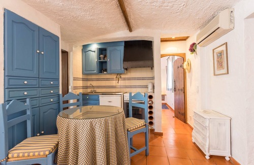 Areias de Sao Joao Villa | Spacious Villa "Morena" with Wi-Fi, Garden, Terrace, Balcony & Pool