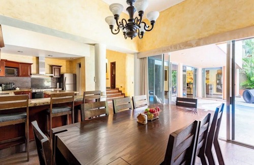 Playacar Zona Hotelera Villa | Spacious villa in Playa del Carmen with WiFi, AC, Parking, Private Pool