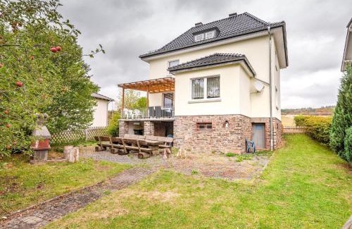 Ortsmitte Villa | Spacious Villa near Center