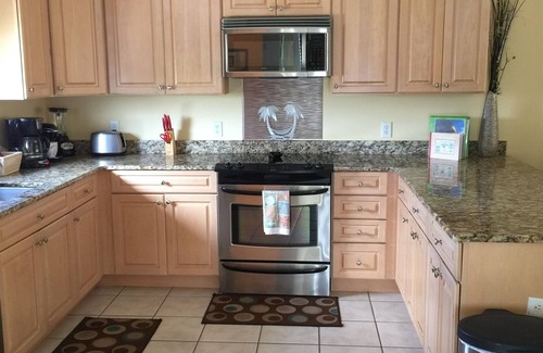 Bahama Beach Villa | Spacious Villa - Next to Pool Sleeps 8 Steps to Beach