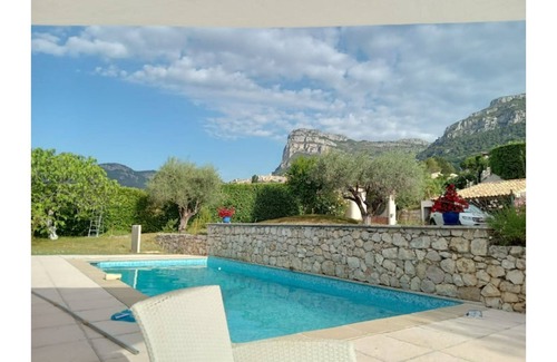 Saint-Jeannet House | Spacious villa with private pool and panoramic mountain views