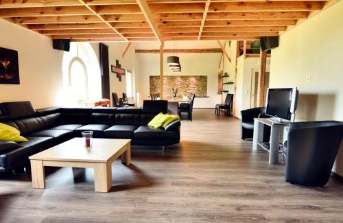 Warempage Villa | Spacious Villa with Charm