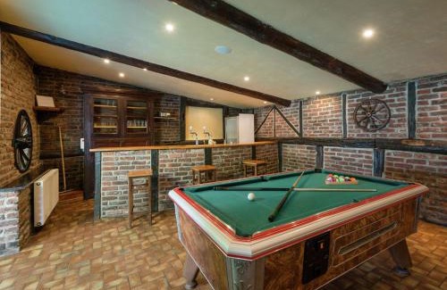 Walk House | Spacious Waimes Villa