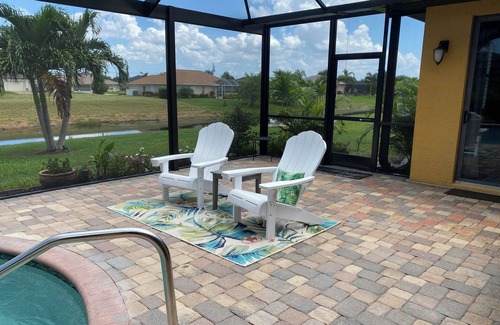 White Marsh House | Spacious Waterfront 4+ bedroom Pool Home in delightful Rotonda West, FL
