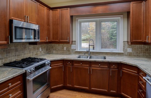 Bracebridge Cottage | Spacious Waterfront Family Cottage
