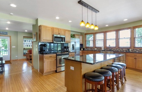 Delavan House | Spacious Waterfront Home on Lake Delavan |Pier |Fire Pit |Deck |Retreat for Family, Friends or Work