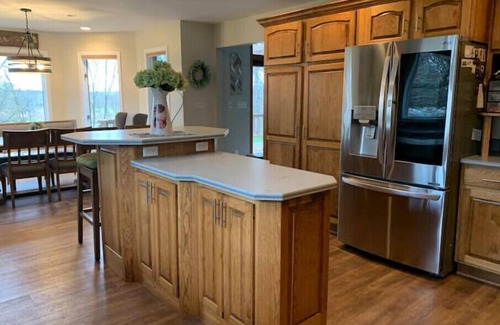 Eureka House | Spacious Waterfront Home With Riverside Bar Area - Enjoy the Fox River Lodge!
