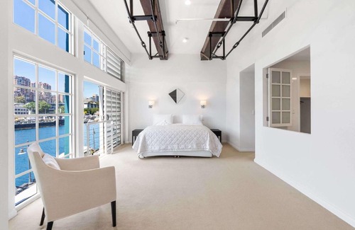 Woolloomooloo Apartment | Spacious Waterfront Luxury at Woolloomooloo Wharf