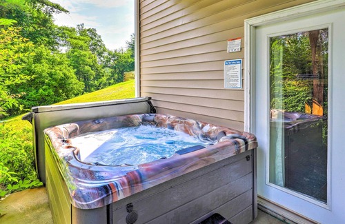 Weaverville House | Spacious Weaverville Home w/ Hot Tub & Fire Pit!