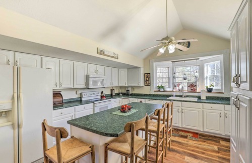 Weaverville House | Spacious Weaverville Vacation Rental Home!