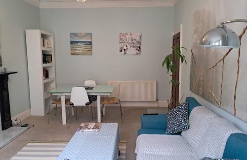 Merchiston Apartment | Spacious well located flat - perfect for group trips