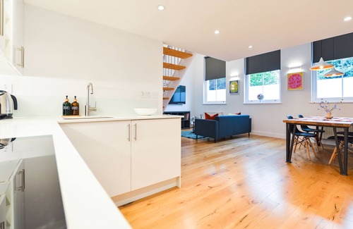 West Hampstead Apartment | Spacious West Hampstead Apartment by Concept Apartments