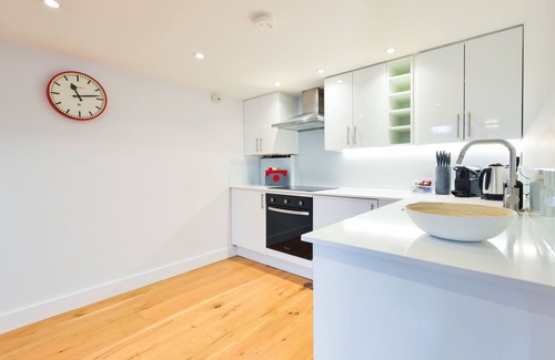 West Hampstead Apartment | Spacious West Hampstead Apartment by Concept Apartments