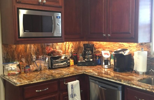 Memorial House | Spacious West Side home! 3bd (2 king 1 queen) 2.5bath w/pool & hot tub