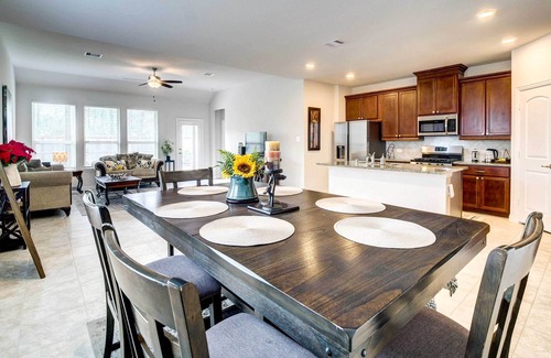 Willis House | Spacious Willis Home - Pets Welcome!