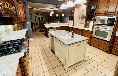 Elgin House | Spacious with Spectacular Views near Fort Sill, Medicine Park, Lawton and Elgin!