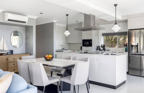 Soldiers Point Apartment | Spacious Woodlands Water Front Soldiers Point- Ground Floor Apartment
