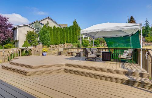 Marysville House | Spacious Yard and Deck Home 8 Mi to Puget Sound!