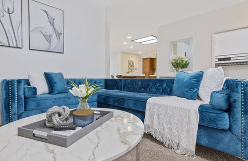 Visalia House | SpaciousHome PerfectFor Large Groups Near Sequoia