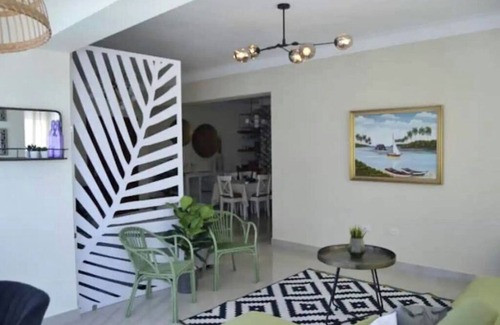 Ensanche Quisqueya House | Spacius 3 Bedroom apt in Sto Dgo with parking