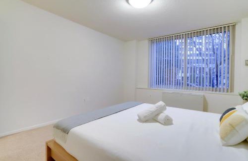 Aurora Highlands Apartment | Spacius Apt W Excellent Amenities