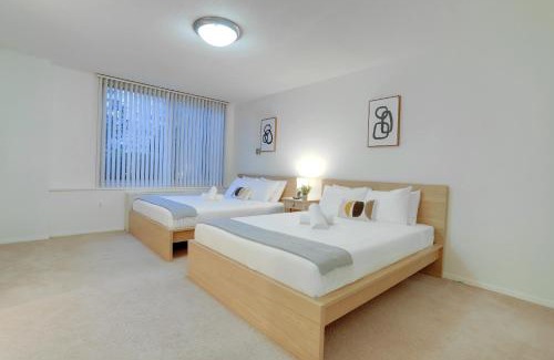 Aurora Highlands Apartment | Spacius Apt W Excellent Amenities