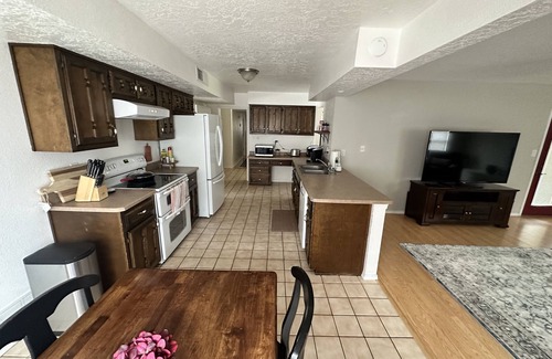 Academy Place House | Spain Heights - 4 bedroom spacious home in a convenient location.