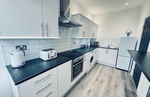 Whitley Bay Apartment | Spanish City View 1, Stylish Sea Front Apartment Free Onsite Parking